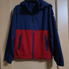 ネイビーとレッドのフード取り外し可付きジャケット