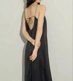 最終価格♪ NEUNA サテンバックシャンキャミワンピース