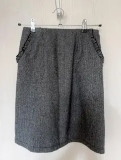 earth フリルの黒系スカート