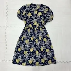 レトロ花柄フレアワンピース　デート　おでかけ　エレガント　フェミニン　ナチュラル