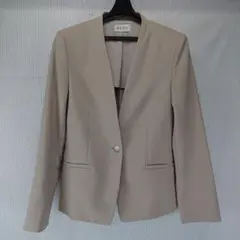 b080 PLST/プラステ ノーカラーレディースジャケット ベージュ M