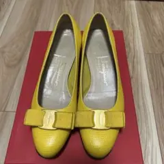 週末値下Salvatore Ferragamo パンプス イエロー　5 1/2のサムネイル