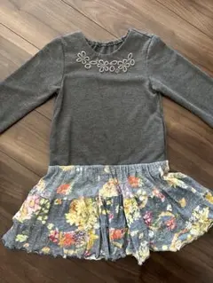 ハッカキッズ グレー花柄フリルワンピース