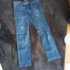 UNIQLO ブルーダメージデニム スリムフィット