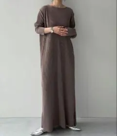 wee9s デイリースーパーストレッチクルーネックプリーツワンピース