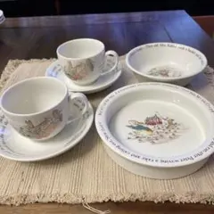 【最終価格】ウェッジウッド ピーターラビット4点セット 旧刻印、新刻印