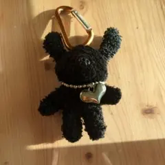 ブラック ボア うさぎ キーホルダー ハートチャーム