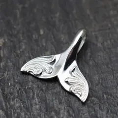 Mサイズ 高級白仕上げ シルバー925 ホエールテール ハワイアンジュエリー