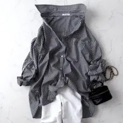 極美品 ミラオーウェン 袖スリットダウンシャツ 大きめ ギンガムチェック 白×黒