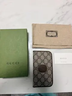 GUCCI GGスプリーム 手帳型 iPhone15 ケースのサムネイル