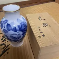 大倉陶園 花瓶 ブルーローズ 金彩 木箱入りのサムネイル