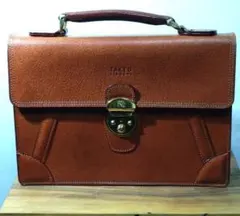 タケオキクチ　 ビジネスバッグ　レザー　メンズ　小型　茶色　カデナ付き(鍵)のサムネイル