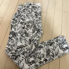 ボタニカル柄　スキニー　ストレッチ