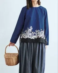花柄スカート ロングスカート 花柄刺繍 新品タグ付き　定価14000円　チャイハネ　フレアロングスカート キレイ ボトムス フレアスカート 花刺繍 スカート