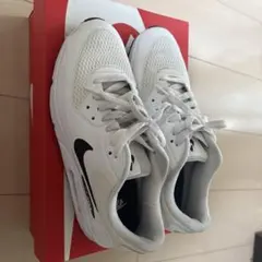 NIKE AIR MAX ホワイト ブラック スニーカーのサムネイル