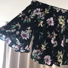 オフショルダー花柄トップス