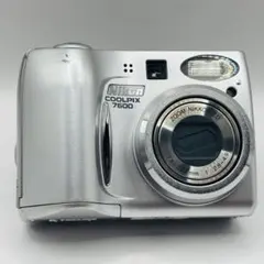 動作確認済み Nikon COOLPIX E7600 デジカメのサムネイル