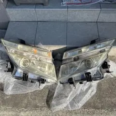 ホンダ ストリーム RN6/RN系 HIDヘッドライト 左右セット 純正（JDM ホンダ ストリーム RN6/RN系 HIDヘッドライト 左右セット 純正（JDM