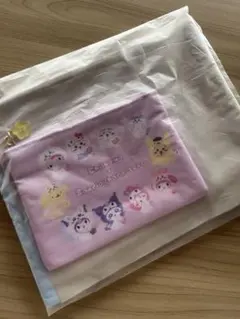 ちいかわ×サンリオ　フラットポーチ