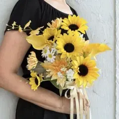 クラッチブーケ　ウェディングブーケ　アーティフィシャルフラワー　ひまわり　カラー