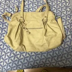 ベージュ 合成皮革 ショルダーバッグ
