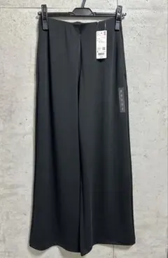 UNIQLO ブラック クレープジャージーストレートパンツ S