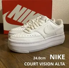24.0cm ナイキ コートビジョン アルタ ホワイトカラー　厚底スニーカー