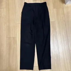 UNIQLO 黒 スラックス Mサイズ