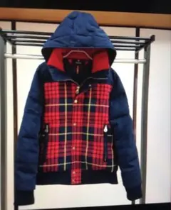フード付き赤ネイビーチェックダウンジャケット