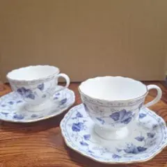 青い花柄 ティーカップセット