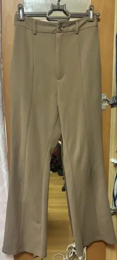 GU カットソーフレアスラックス　ブラウン　M