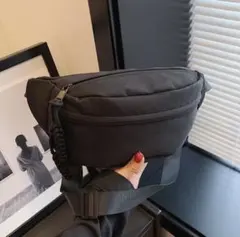 ボディバッグ 軽量 コンパクト 男女兼用 黒 ワンショルダー