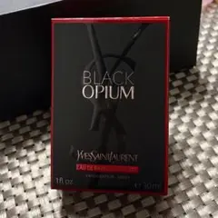 イヴ・サンローラン　ブラックOP　オーデパルファム　オーバーレッド