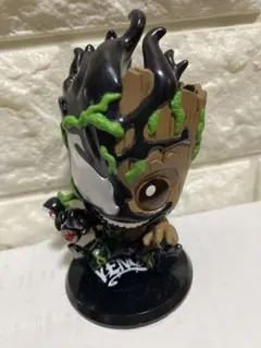 値下げ中☆enomized Groot フィギュア 箱無しのサムネイル