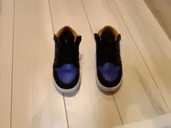Jordan キッズスニーカー 黒/青/黄