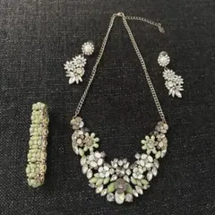 フラワーモチーフ ネックレス イヤリング ブレスレット セット