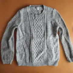 ケーブルニット グレー