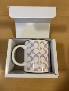 COACHマグカップ（中央大学記念品2025 紫のパターン柄）