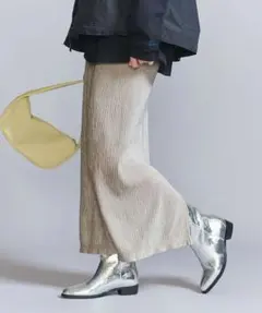 2024年beauty&youthベロアプリーツ バックスリットスカート