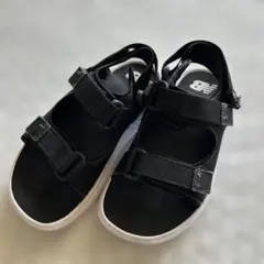 ニューバランス　ブラック　サンダル　18㌢
