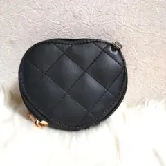 しまむら ブラック キルティングMUMU ポーチのみのサムネイル