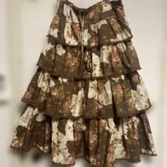 カネコイサオ　4段かぶせフレアスカート ブラウン 花柄のサムネイル