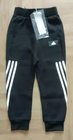 adidas 黒 スウェットパンツ .男児120.新品タグ付