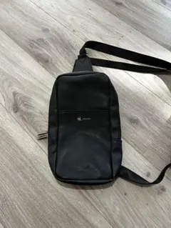 ブラック ショルダーバッグ