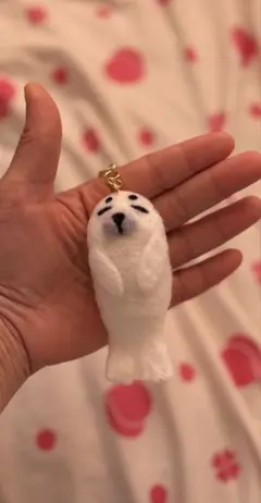 ハンドメイド 羊毛フェルト アザラシの赤ちゃん キーホルダー