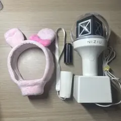 NiziU ペンライト スティックライト りく りちゅ パッチンバンド NiziU ペンライト スティックライト りく りちゅ パッチンバンド | Mercari