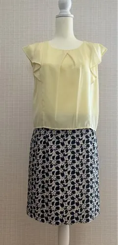 切替ワンピース　レース素材がおしゃれな美品ワンピース　イエロー　ネイビー