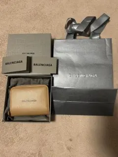 【りこ様専用】BALENCIAGA ベージュ 二つ折り財布