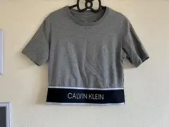 正規品❃ CALVIN KLEIN グレー クロップドTシャツ Sサイズ