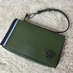 エミリオプッチ スタッズ レザー クラッチバッグ カーキ グリーン 保存袋付き エミリオプッチ スタッズ レザー クラッチバッグ カーキ グリーン 保存